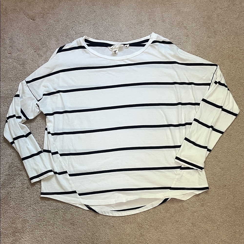 H&M Black & White Striped Long Sleeve Tee Lightweight Size Small 100% Cotton
